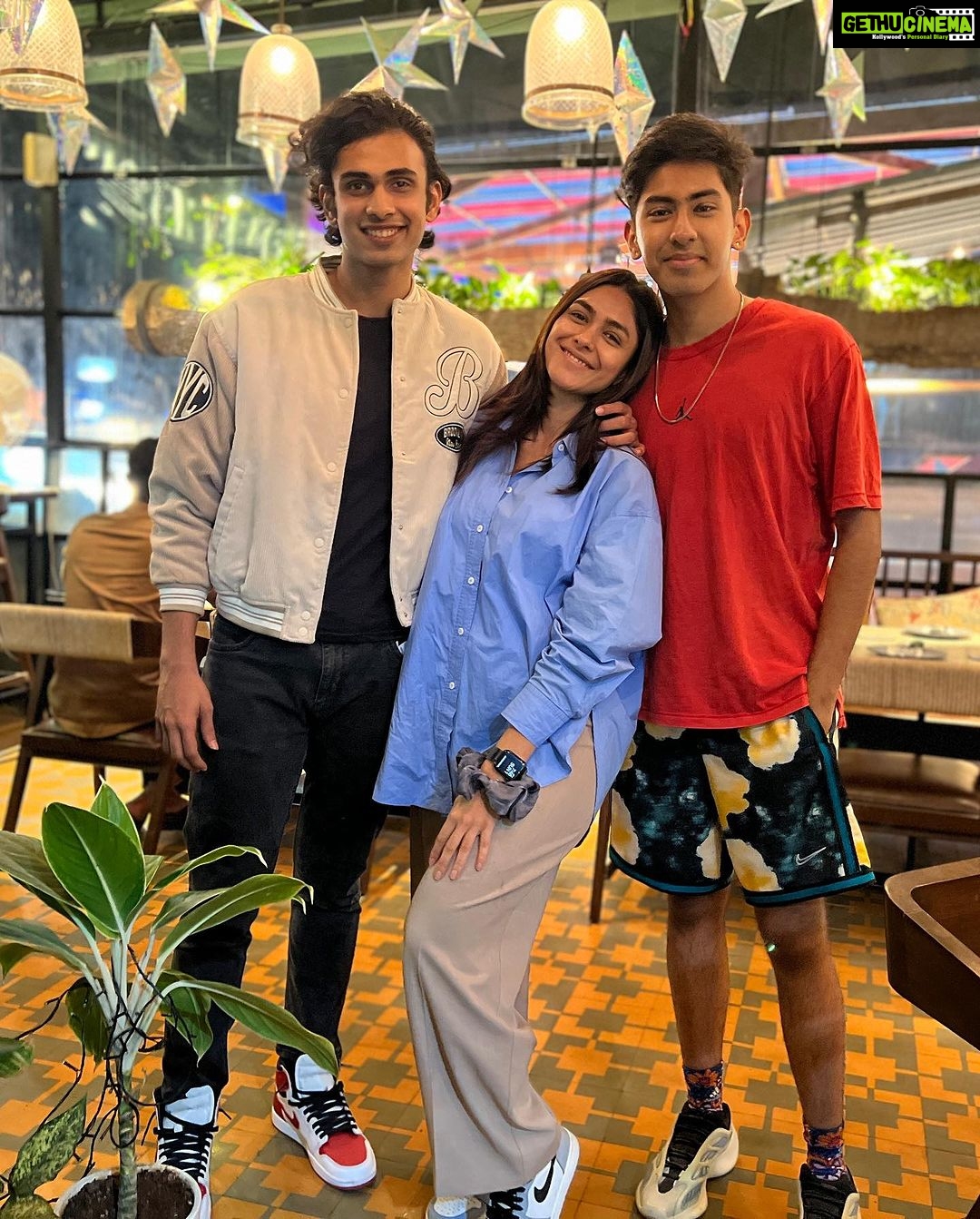 Mrunal Thakur Instagram - πΊπΈπ»π»ππ¦π»π¦ππ