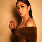 Mrunal Thakur Instagram - Pippa’s premiere night ✨ #IdStopScrollingToo