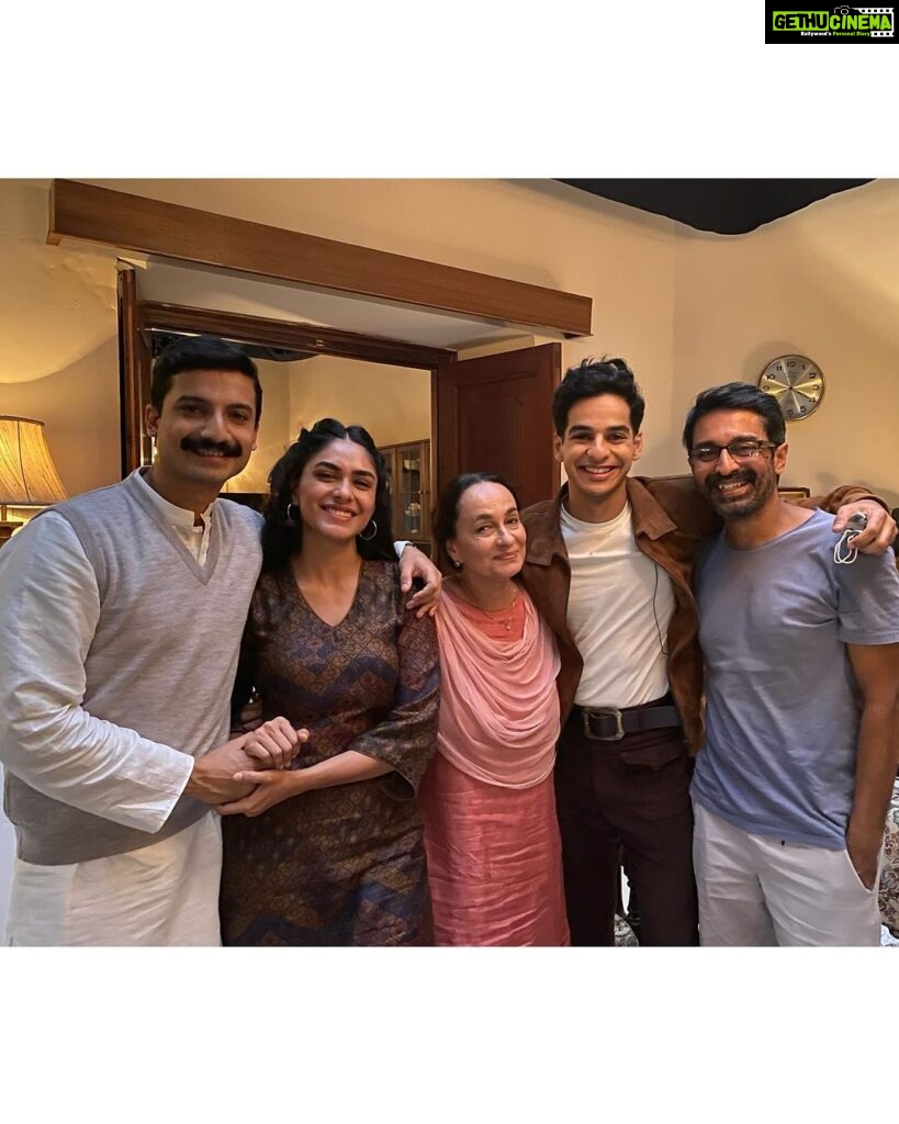 Mrunal Thakur Instagram - My incredible Pippa family, you guys are the absolute best—crazy and full of love! Thank you, @ishaankhatter, @sonirazdan ma’am, @priyanshupainyuli, @soham_majumdar_ and the entire team for making this journey so fun and memorable Thank you @rajamenon sir, @ronnie.screwvala sir, and #SiddharthRoyKapur, for choosing me to bring Radha to life. and giving me the opportunity to be a part of this crazy Pippa family! @arrahman sir, your music made this entire story a more powerful and beautiful film. Thank you for the magic you created for pippa! @brig.bsm Sir, your courage and bravery is why we are here today, and I cannot thank you enough for allowing us to bring your story with the world. I am glad to finally be able to share #Pippa with you all, and I hope you enjoy it as much as we enjoyed shooting it! 💖 With love, Radha