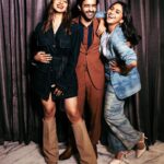 Mrunmayee Deshpande Instagram - the best on/off screen trio, @nikkhiladvani ‘s triplets for screen, the triumvirate of #BombayGenralHospital Dr. Diya, Dr. Sujata & Dr. Ahaan 🩺🤍🥼 thank you for all the love guys. #MumbaiDiariesOnPrime @primevideoin watch now! @nikkhiladvani @onlyemmay @madhubhojwani @emmayentertainment @merainna @konkona @shreyadhan13 @mrunmayeedeshpande @natashabharadwaj_official @desaitina @parambratachattopadhyay @iridhidogra @grumpyoldbelawadi @sanyukthac @yashchhetija @persisyphus