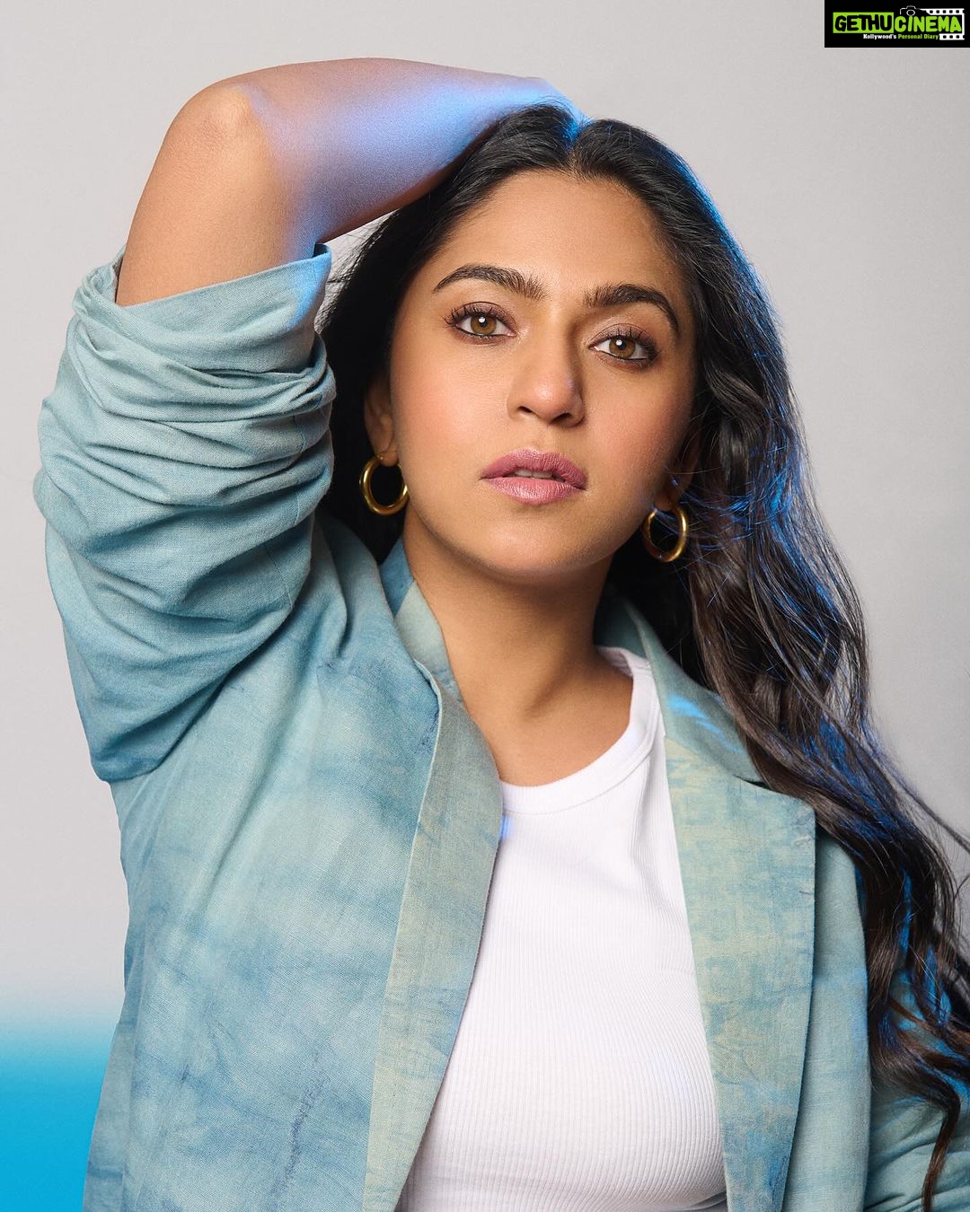 Mrunmayee Deshpande Instagram - Mumbai Diaries 2! 🩵 @amazonprime @primevideoin @emmayentertainment Styled by - @nehachaudhary_ Outfit - @joinalternative Makeup - @saurabh_kapade Hair - @nilampatel12 Captured by - @kalyaam_2.0 ❤️ #promotion #mumbai #diaries #new #season #style #courage