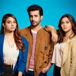 Mrunmayee Deshpande Instagram - the best on/off screen trio, @nikkhiladvani ‘s triplets for screen, the triumvirate of #BombayGenralHospital Dr. Diya, Dr. Sujata & Dr. Ahaan 🩺🤍🥼 thank you for all the love guys. #MumbaiDiariesOnPrime @primevideoin watch now! @nikkhiladvani @onlyemmay @madhubhojwani @emmayentertainment @merainna @konkona @shreyadhan13 @mrunmayeedeshpande @natashabharadwaj_official @desaitina @parambratachattopadhyay @iridhidogra @grumpyoldbelawadi @sanyukthac @yashchhetija @persisyphus