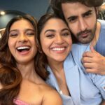 Mrunmayee Deshpande Instagram - the best on/off screen trio, @nikkhiladvani ‘s triplets for screen, the triumvirate of #BombayGenralHospital Dr. Diya, Dr. Sujata & Dr. Ahaan 🩺🤍🥼 thank you for all the love guys. #MumbaiDiariesOnPrime @primevideoin watch now! @nikkhiladvani @onlyemmay @madhubhojwani @emmayentertainment @merainna @konkona @shreyadhan13 @mrunmayeedeshpande @natashabharadwaj_official @desaitina @parambratachattopadhyay @iridhidogra @grumpyoldbelawadi @sanyukthac @yashchhetija @persisyphus