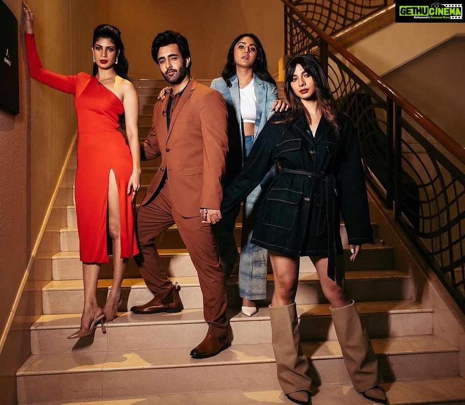 Mrunmayee Deshpande Instagram - Posted @withregram β’ @satyajeetdubey The lad and the ladies basking in the glow of these amazing reviews! πβ¨ #Grateful #MumbaiDiariesOnPrime, watch now on @primevideoin @nikkhiladvani @onlyemmay @madhubhojwani @emmayentertainment @merainna @konkona @shreyadhan13 @mrunmayeedeshpande @natashabharadwaj_official @desaitina @parambratachattopadhyay @iridhidogra @grumpyoldbelawadi @sanyukthac @yashchhetija @persisyphus