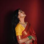 Mrunmayee Deshpande Instagram - 🤍 @nehachaudhary_ @sarrikaaaaaa @snehakelkar906 @sujatakadam_ #saree #sareelove #festival #bappamorya