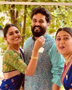 Mrunmayee Deshpande Instagram - Final photo dump from Kartiki’s wedding! @swapnilrao11 @gautamideshpandeofficial @swanandtendulkar #wedding #weddingday #photodump #family #happyface Pc - @swanandtendulkar @nishantpvt3 @nishantdeshpande11