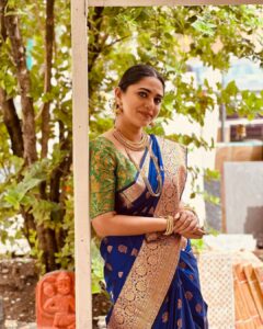 Mrunmayee Deshpande Instagram - Shadi ka mausam hai!
Pc - @swanandtendulkar ❤️
#weddingday