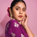 Mrunmayee Deshpande Instagram - @nehachaudhary_ @sorayaajewels_ @sujatakadam_ @snehakelkar906 @sarrikaaaaaa
