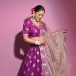 Mrunmayee Deshpande Instagram - 💜 @nehachaudhary_ @sujatakadam_ @snehakelkar906 @sarrikaaaaaa #style #purple