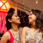 Mrunmayee Deshpande Instagram – Family… 
@swapnilrao11 
@swanandtendulkar 
@gautamideshpandeofficial 
@kaivalya.deshpande 
@nishantdeshpande11