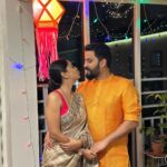 Mrunmayee Deshpande Instagram – Family… 
@swapnilrao11 
@swanandtendulkar 
@gautamideshpandeofficial 
@kaivalya.deshpande 
@nishantdeshpande11