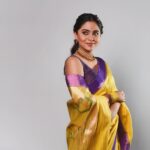 Mrunmayee Deshpande Instagram – Outfit: @paithanis.by.mrugakirloskar
Styled by : @nehachaudhary_ 
Jewellery: @snehsaaj
Makeup: @sujatakadam_ 
Hairstyle: @snehakelkar906
Pic: @sarrikaaaaaa 
#saree #sareelove #traditional #festival #saregamapa #yellow