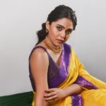 Mrunmayee Deshpande Instagram – Because I love Saree and I love this song.
Outfit: @paithanis.by.mrugakirloskar
Styled by : @nehachaudhary_ 
Jewellery: @snehsaaj
Makeup: @sujatakadam_ 
Hairstyle: @snehakelkar906
Pic: @sarrikaaaaaa 
#saree #sareelove #traditional #festival #saregamapa #yellow