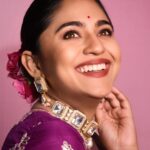 Mrunmayee Deshpande Instagram - @nehachaudhary_ @sorayaajewels_ @sujatakadam_ @snehakelkar906 @sarrikaaaaaa