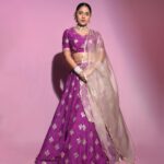Mrunmayee Deshpande Instagram - 💜 @nehachaudhary_ @sujatakadam_ @snehakelkar906 @sarrikaaaaaa #style #purple