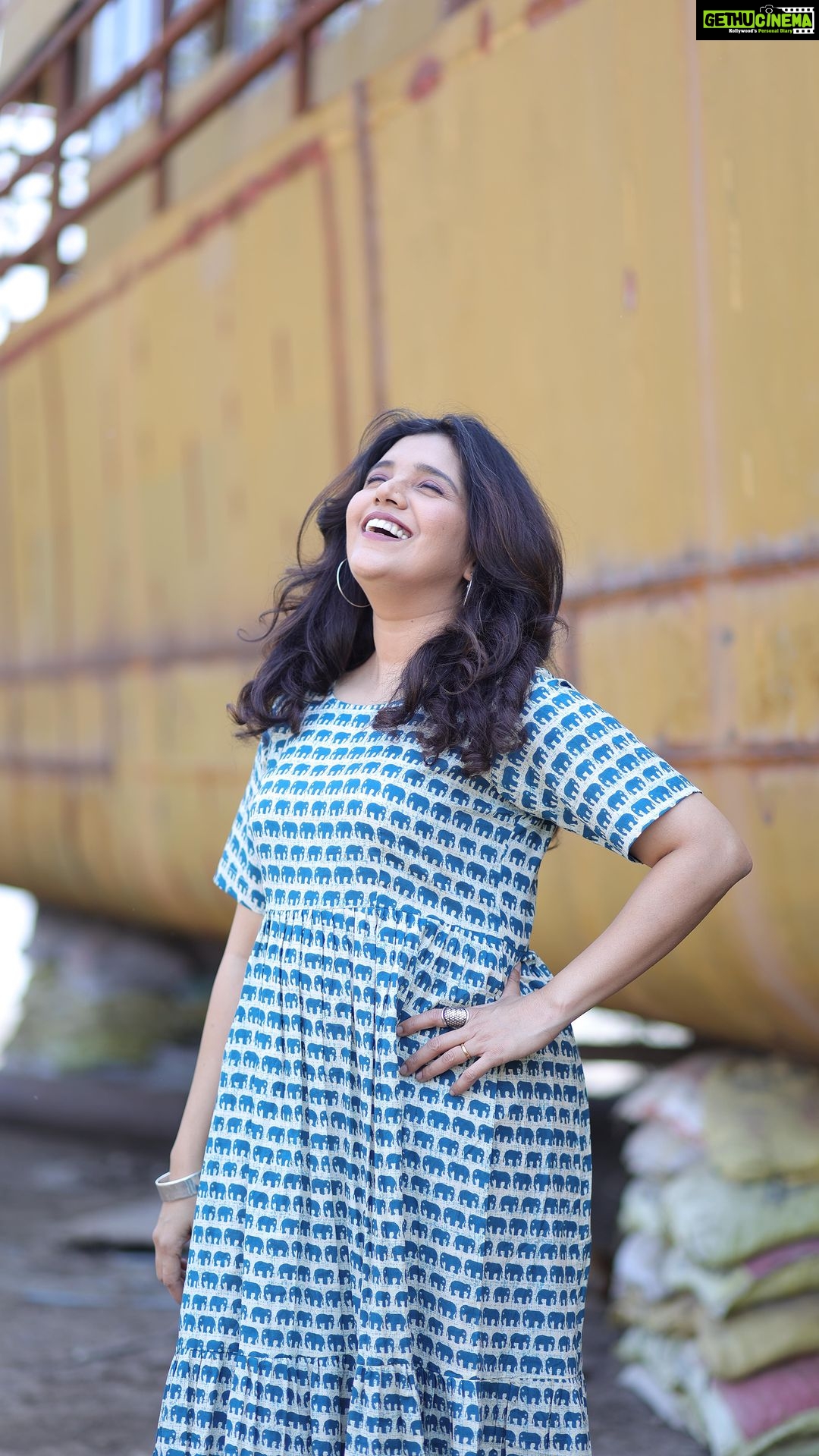 Mukta Barve Instagram - OUT OF STOCK 😊 Our most favourite look is here🐘♥️ • Limited stock available Dress code : FMB-002 • Get summer ready yet with our Long quirky print dress!! In frame : @muktabarve MUA : @gayatridhanve_mua Shot by : @prashantdhanvephotography Orders will be taken until stock lasts. so, Hurry Up! #womenwear #cottoncoordsets #womenfashion #indianfashion @retro #fashionblogger #fashionstyle #sustainablefashion #cotton #ootd #style #styling #actor #fsshionista #muktabarve #collaboration #marathimandaldubai #dubai #clientdiaries #client #dubaiexpact #dubai🇦🇪 #online #homegrown #brand #onlinebusiness #onlineshopping #vocalforlocal #india #marathimulgi #fashiongram