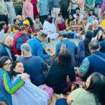 Mukta Barve Instagram – कबीर मय सकाळ …
@kabirfestivalmumbai मुळे दोन दिवस फार अफाट गोष्टी कानात आणि मनात झिरपत होत्या. . . आणि अवघा रंग एक झाला..
Totally mesmerised by @musicallyshruthi @mooralalamarwada @sanjukta.wagh @prahladsinghtipanyaofficial @radhikasoodnayak @raginirainuofficial @neilmukherjeeguitar @vedanth_bharadwaj