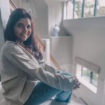 Mukta Barve Instagram - Hello! #london #shoot #marathi #marathimovie #film #muktabarve