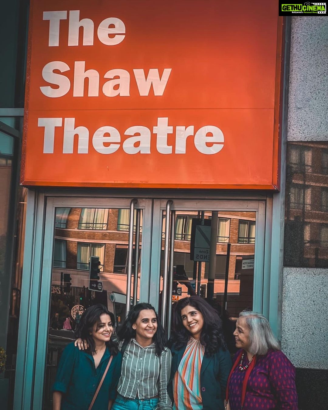 Mukta Barve Instagram - LIFE ISN'T ABOUT FINDING YOURSELF. LIFE IS ABOUT CREATING YOURSELF. - GEORGE BERNARD SHAW Photo courtesy: @sidchandekar The Shaw Theatre London