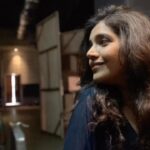 Mukta Barve Instagram – माझी आवडती जागा ❤️❤️❤️❤️❤️ 
बॅकस्टेज – आंधार आणि उजेडाच्या मधली जागा 
 #theatre #worldtheatreday #happyspace #cozyspace #myspace #natak #marathinatak #muktabarve #beyondmuktabarve