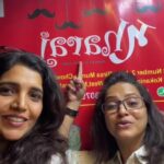 Mukta Barve Instagram – Maharaj pav bhaji . चारचौघी ची टीम गेली प्रयोगा नंतर पावभाजी खायला . ठाण्यात असाल तर तुम्हीही नक्की जा .@maharaj_pavbhaji