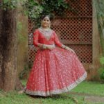 Muktha Instagram – 💃🏻💃🏻💃🏻💃🏻💃🏻💃🏻 

Mua  @tonythemakeupartist 
Costume @vasudevan.arun 
📹 @_kiran.photography_