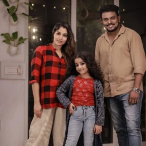 Muktha Instagram - Thank you @abi_fine_shooters  @kanmanikiara 👧🏻❤️