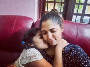 Muktha Instagram - My chakkara ❤️ brings so much joy to my heart with her 
tight  hugs🧍🏻‍♀️
I love you ❤️❤️❤️ kanmani @kanmanikiara