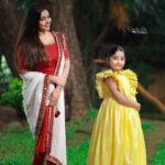 Muktha Instagram - Kanmanikutty 👧🏻 My greatest blessing is that you are mine👭💛 @ajinfotokada @athma_designer_house