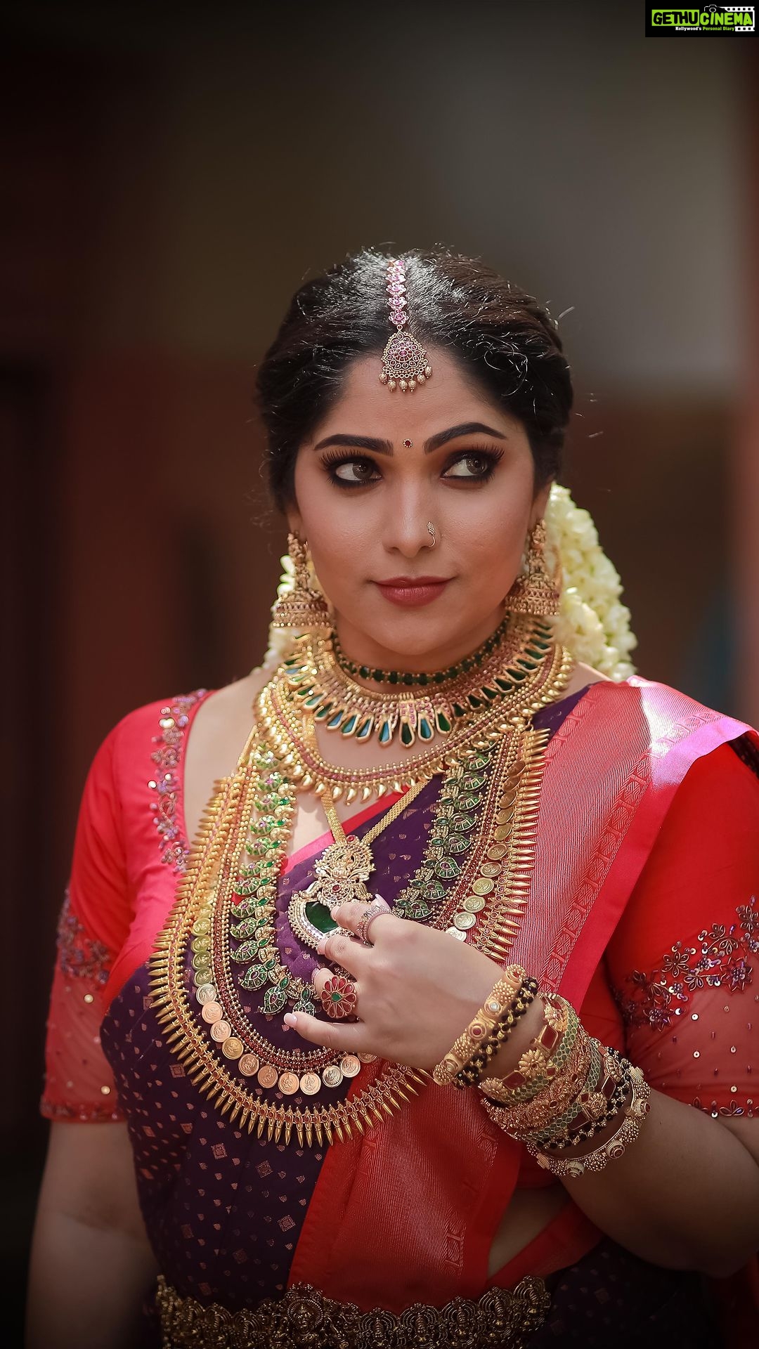 Muktha - 51.9K Likes - Jewellery @mayoorajewelerydesigns
Wedding attire @athma_designer_house
Videography @vj_weddings_
Photography @ajinfotokada
Hairstylist @delia_john__
MUA @actressmuktha
@asianet @arungosh_official @_nammal_serial_adited_ @suryaa.x
indianwedding #wedding #bride #weddingphotography #indianbride #tamilwedding #keralawedding #wedmegood #sikhwedding #hindubride #weddinginspiration #saree #hindu #india #keralaweddingphotography #bridalmakeup #keralaweddingstyles #bridesofindia #weddingsutra #kerala #tiethethali #love #indian #keralabride #kooraisaree #hinduism #weddingdress #photography #destinationwedding