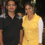 Muktha Instagram - First picture ഒരു Dubai show ക്ക് ഒരുമിച്ചു ആദ്യം കണ്ടപ്പോൾ ഏട്ടൻ : ഒരു photo എടുത്തോട്ടെ കൂടെ ? @rinkutomy ഞാൻ :അതിനെന്താ എടുക്കാലോ 🤭 പിന്നെ അങ്ങോട്ട് നിർത്തേണ്ടി വന്നിട്ടില്ല photos 🤣🤣🤣🤣 @rinkutomy 👫💏👨‍👩‍👧❤️ Thank you for being my better half. Happy birthday Eatta♥️♥️♥️♥️♥️♥️ @rinkutomy
