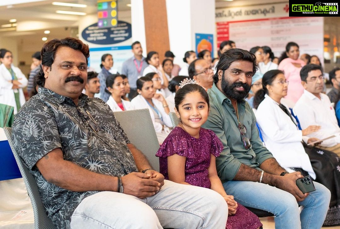 Muktha Instagram - With Abi uncle @abhilash__pillaii & @arun_anedath @rajagirihospital