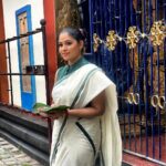 Muktha Instagram - A simple smile 😊 I hope that you have a great day😊❤️ My baby girl 📸 @saniya_babu_official #tradational #setmundu #kovil #keralagodsowncountry #malayali #god #temple #saree #culture