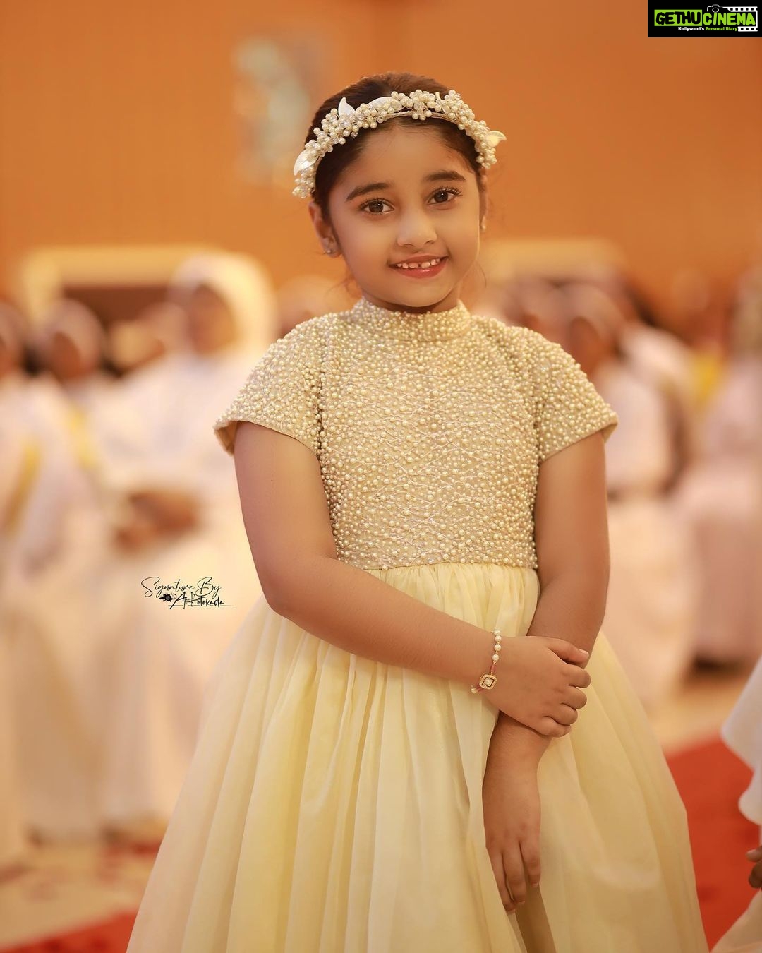 Muktha - 13.3K Likes - You 👧🏻 my Angel 👼 fill my life with happiness🥰My Little Girl You are the best thing that ever happened to me kanmani 🥰👧🏻
Attire from @athma_designer_house
Jewels from @priya_anokhi_
Photography @ajinfotokada