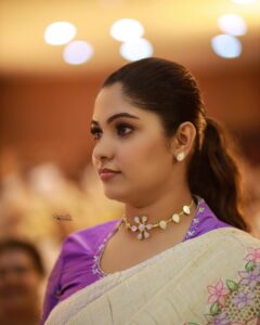 Muktha Instagram - Photography @ajinfotokada 
Jewels  @priya_anokhi_ 
Blouse @athma_designer_house 
Saree @fabroses 
Hair @delia_john__