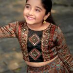 Muktha Instagram - Peace begins with a smile😃 Attire @klumbyprajinajaanaki