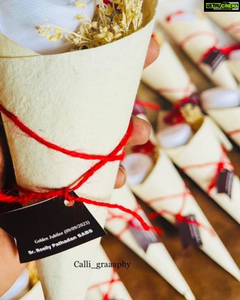 Muktha Instagram - Thank you @calli_graaaphy Highly recommended @calli_graaaphy This Page will help you put your feelings into return gift for your loved ones in any occasion🥰 Thank you once again 🥰 @calli_graaaphy