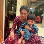 Mukti Mohan Instagram - Celebrating togetherness and light 🪔 Sending parivaar wala pyaar to you all 🤍