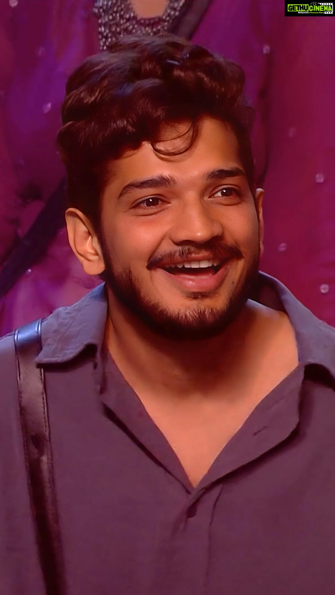 Munawar Faruqui Instagram - Alag hi BT hain Bigg Boss mein 😅😅😅 Dekhiye #BiggBoss17, Mon-Fri 10PM & Sat-Sun 9PM sirf #Colors aur @officialjiocinema par. #munawarfaruqui #bigboss #bb17 #munawarkijanta #munawarkewarrior #salmaankhan #dongritohearts #karlenge #MunawarlsTheBoss