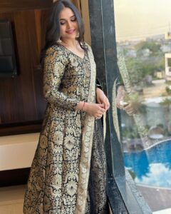 Muskan Bamne Instagram - 🫶

📸 @raj_bamne 
Styled: @_heena1396 
Outfit: @s.a_fashion_house 
Earrings: @ziba_store19 

#chachukachuha