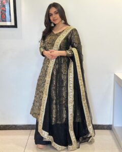 Muskan Bamne Instagram - 🫶

📸 @raj_bamne 
Styled: @_heena1396 
Outfit: @s.a_fashion_house 
Earrings: @ziba_store19 

#chachukachuha