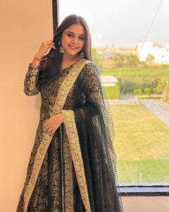 Muskan Bamne Instagram - 🫶

📸 @raj_bamne 
Styled: @_heena1396 
Outfit: @s.a_fashion_house 
Earrings: @ziba_store19 

#chachukachuha