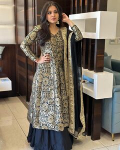 Muskan Bamne Instagram - 🫶

📸 @raj_bamne 
Styled: @_heena1396 
Outfit: @s.a_fashion_house 
Earrings: @ziba_store19 

#chachukachuha