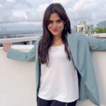 Naina Ganguly Instagram – Oh khudaya tez hawa tera naam le jaaye…. O Sajna Ve ❤️🌸
.
.
.
.
.
.
.
.
.
.
.
.
.
.
.
.
#sajnave #réel #reelsinstagram #reelsvideo #reelsindia #reelitfeelit #reels #reelkarofeelkaro #trending #trendingreels #bollywood #bollywoodsongs #actors #actorslife #nainaganguly