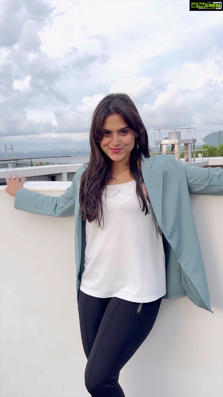 Naina Ganguly Instagram - Oh khudaya tez hawa tera naam le jaaye…. O Sajna Ve ❤️🌸 . . . . . . . . . . . . . . . . #sajnave #réel #reelsinstagram #reelsvideo #reelsindia #reelitfeelit #reels #reelkarofeelkaro #trending #trendingreels #bollywood #bollywoodsongs #actors #actorslife #nainaganguly