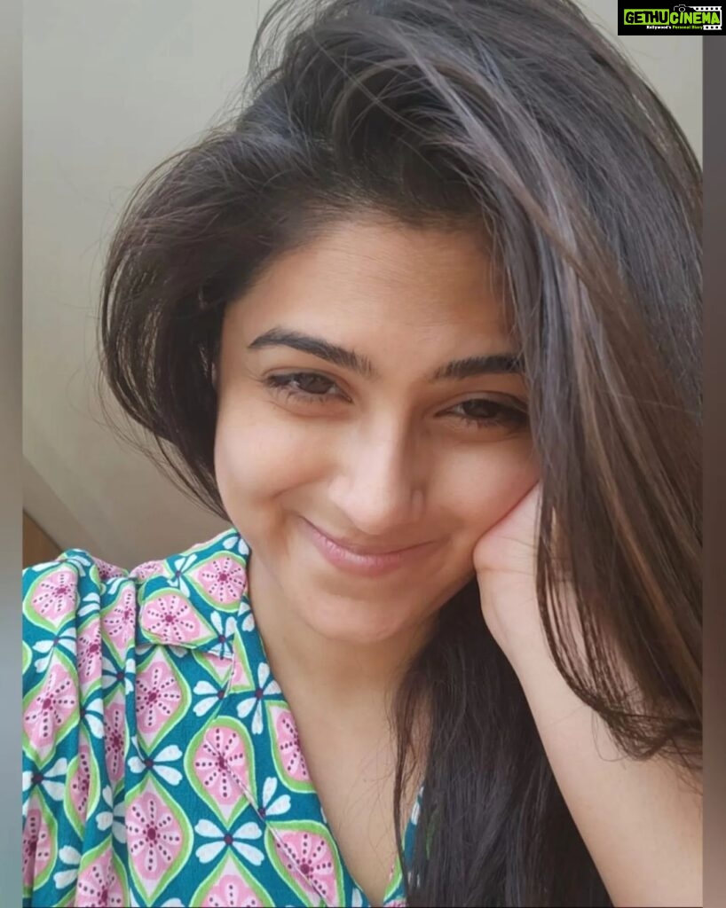 Naina Ganguly Instagram - Don't forget to smile today. 😊 . . . . . . . . . . . . . . . #smilemore #smile #smilealways #smileandshine #monday #mondaymood #picoftheday #potd #lookoftheday #cute #selfie #selfietime #photooftheday #tollywood #tollywoodactress #nainaganguly