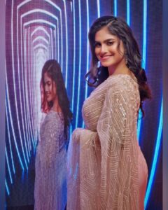 Naina Ganguly Instagram - Each day I grace with leisure & limits..........💖
.
.
.
.
.
.
.
.
.
.
.
.
#igaddict #igfashion #instagood #instafashion #instadaily #saree #grace  #styles #ethnicwear #beingtraditional #ethnicfashion #fashion #fashionstyle #happiness #smile #positivity #instagram #instalike #ootd #ootdfashion #picoftheday #lookoftheday #bestoftheday #tollywoodactress #nainaganguly