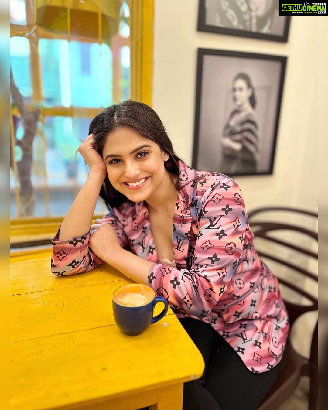 Naina Ganguly Instagram - My Weekend Mood. πΈβπ» . . . . . . . . . . . . . . . . . . . #weekend #weekendvibes #weekendmood #smile #smileandbehappy #ootd #ootdfashion #picoftheday #potd #lookoftheday #bestoftheday #saturdaymorning #mood #moodgram #nainaganguly