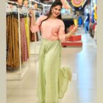 Naina Ganguly Instagram - Sobar pujor shopping complete toh? 🛍 . . . . . . . . . . . . . . . . . #pujoshopping #pujolook #pujolookbook #pujofashion #pujo #pujovibes #durgapuja #shopping #kolkata #kolkatadiaries #calcuttadiaries #instafashion #instadaily #igpost #iggood #ootd #ootdindia #ootdfashion #picoftheday #photooftheday #lookoftheday #bestoftheday #actress #nainaganguly