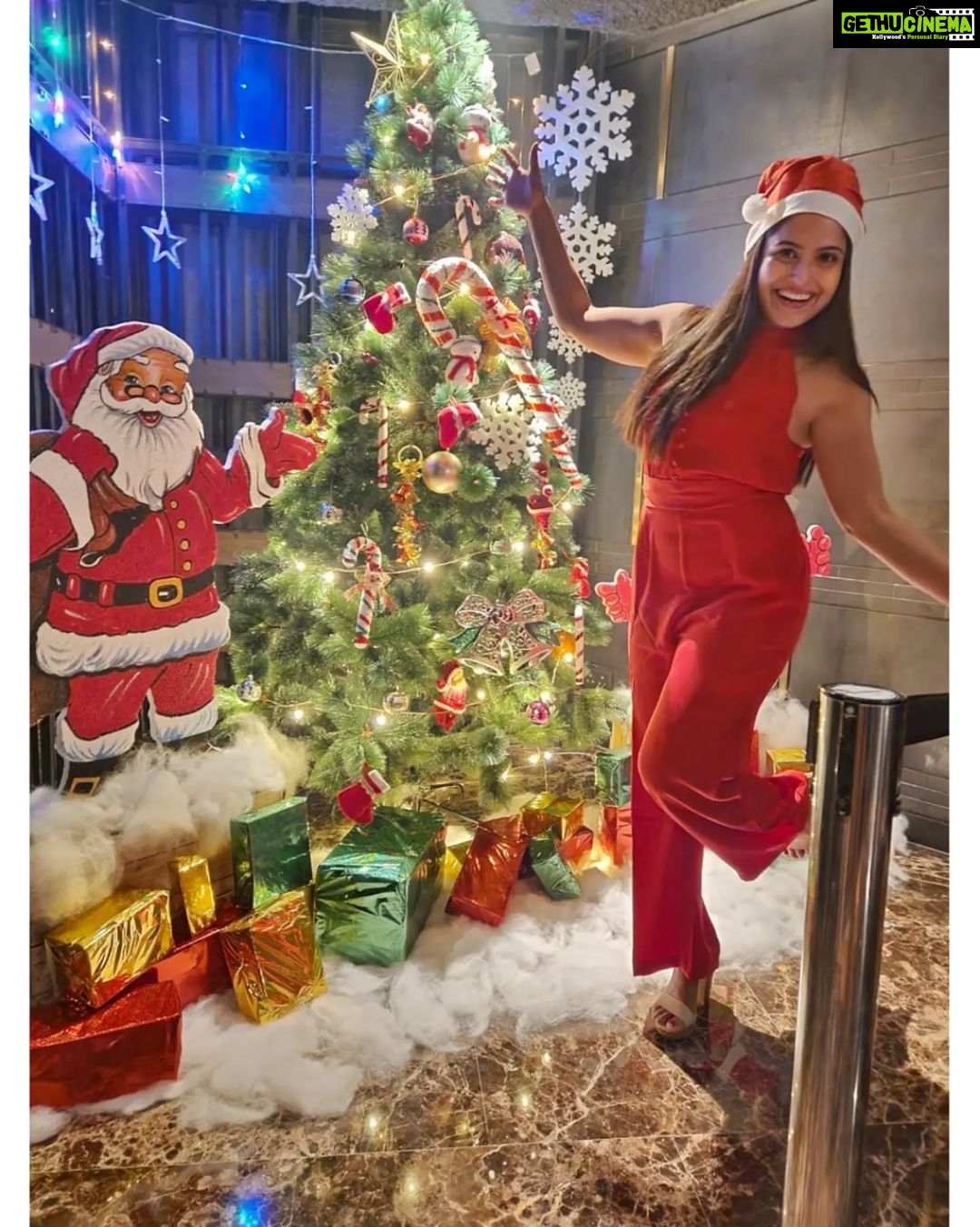 Naina Ganguly Instagram - The best of all gifts around any Christmas tree: the presence of a happy family all wrapped up in each other. 🎅🌲🎁 . . . . . . . . . . . . . . . #christmas #merrychristmas #christmasdecor #christmastime🎄 #christmasmood #merrychristmas #santa #santaclaus #ladysanta #ig #igpost #igdaily #instagood #instagram #instadaily #instafashion #ootd #reddress #picoftheday #photooftheday #nainaganguly
